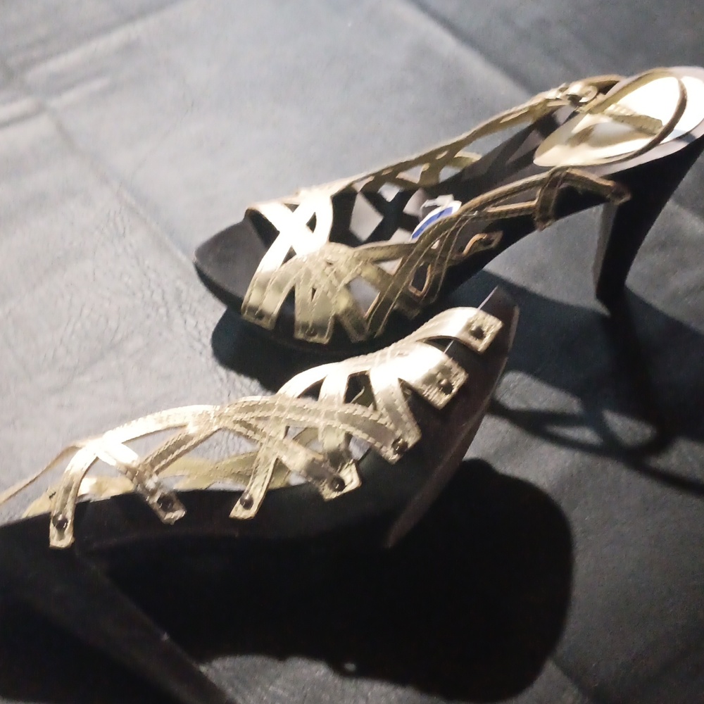 MARCELLO PACI gold heels Vintage 90s